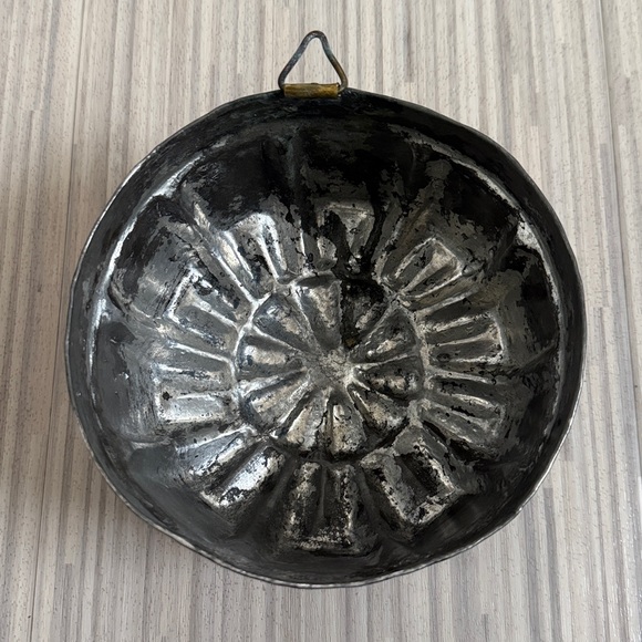 Vintage Copper Cake or Gelatin Mold - Picture 6 of 6